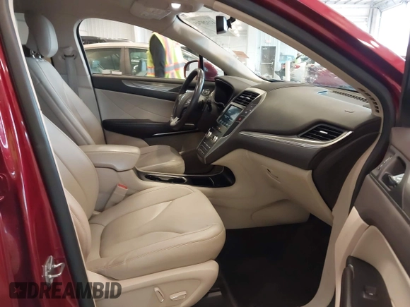 2017 Lincoln MKC Premiere with VIN 5LMCJ1C90HUL32656, listed as a IAAI auction lot 41929745 with 84,036 mi miles and . Bid and sale history available at DreamBid. Image 5.