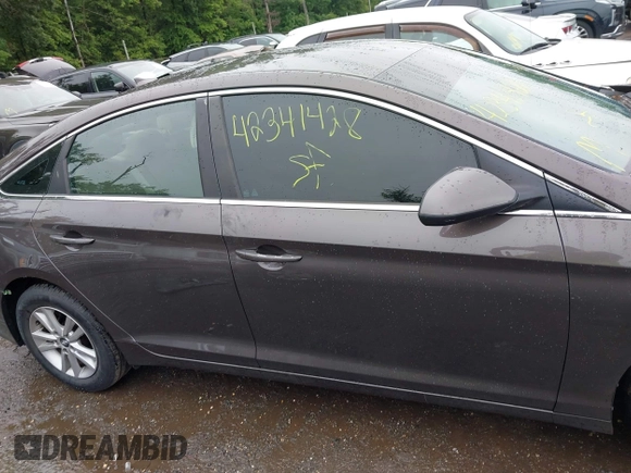 2015 Hyundai Sonata SE z VIN 5NPE24AFXFH150090, wystawiony jako IAAI lot #42341428 z przebiegiem 133 157 mil mil oraz . Historia ofert i sprzedaży dostępna na DreamBid. Obrazek 13.