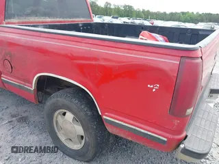 1998 Chevrolet Silverado 1500 with VIN 1GCEK19R2WR141583, listed as a IAAI auction lot 42078415 with 336,542 mi miles and . Bid and sale history available at DreamBid. Image 6.