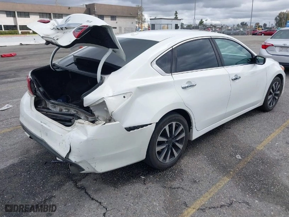 2018 Nissan Altima 2.5 S with VIN 1N4AL3AP0JC157915, listed as a IAAI auction lot 41776026 with 207,117 mi miles. Bid and sale history available at carsss.com. Image 4.