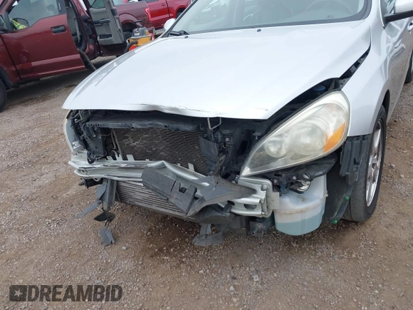 2012 Volvo S60 T5 with VIN YV1622FS8C2127445, listed as a IAAI auction lot 42408477 with 166,124 mi miles and . Bid and sale history available at DreamBid. Image 6.