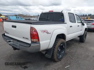 2008 Toyota Tacoma z VIN 5TELU42N58Z560464, wystawiony jako IAAI lot #41698272 z przebiegiem 208 441 mil mil oraz . Historia ofert i sprzedaży dostępna na DreamBid. Obrazek 4.