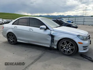 2014 Mercedes-Benz C 250 Sport z VIN WDDGF4HB5EG225934, wystawiony jako Copart lot #60107505 z przebiegiem 187 350 mil mil oraz Czysty tytuł • Clean title. Historia ofert i sprzedaży dostępna na DreamBid. Obrazek 4.