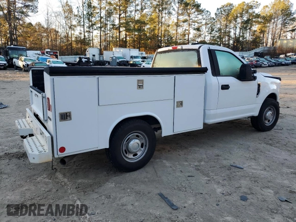 2021 Ford F-350 XL with VIN 1FTRF3A62MEC39018, listed as a Copart auction lot 80884973 with 45,966 mi miles and Non repairable. Bid and sale history available at DreamBid. Image 3.