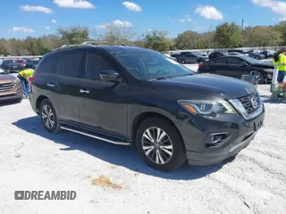 2017 Nissan Pathfinder S with VIN 5N1DR2MN8HC613384, listed as a IAAI auction lot 41826359 with 138,960 mi miles. Bid and sale history available at carsss.com. Image 1.