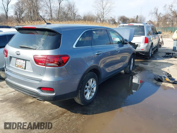 2020 Kia Sorento LX V6 with VIN 5XYPG4A56LG638084, listed as a IAAI auction lot 41474602 with 89,244 mi miles. Bid and sale history available at carsss.com. Image 4.