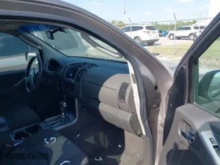 2006 Nissan Pathfinder SE with VIN 5N1AR18U66C661526, listed as a IAAI auction lot 42080428 with 205,044 mi miles. Bid and sale history available at carsss.com. Image 5.