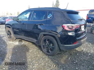 2020 Jeep Compass Latitude z VIN 3C4NJDBB6LT164241, wystawiony jako IAAI lot #41502823 z przebiegiem 75 314 mil mil oraz . Historia ofert i sprzedaży dostępna na DreamBid. Obrazek 3.