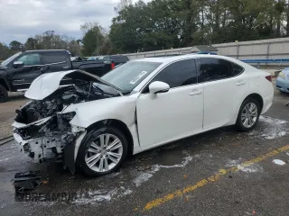 2014 Lexus ES 330 with VIN JTHBK1GG4E2105761, listed as a Copart auction lot 88907725 with 200,509 mi miles and Salvage title. Bid and sale history available at DreamBid. Image 1.