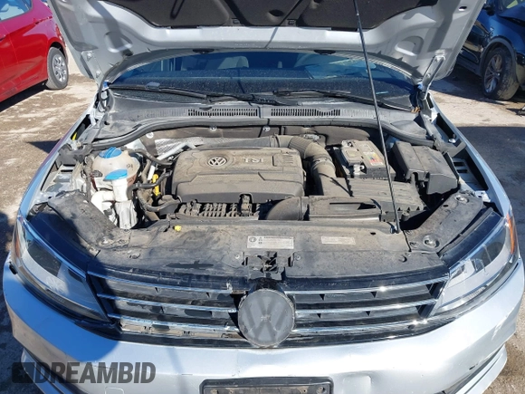 2015 Volkswagen Jetta SE z VIN 3VWD07AJ6FM326731, wystawiony jako IAAI lot #41066250 z przebiegiem 63 242 mil mil oraz . Historia ofert i sprzedaży dostępna na DreamBid. Obrazek 10.