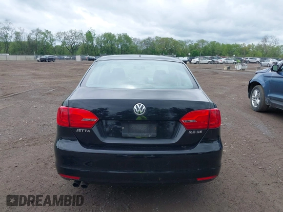 2013 Volkswagen Jetta SE with VIN 3VWDP7AJ6DM353839, listed as a IAAI auction lot 42237690 with 77,399 mi miles and . Bid and sale history available at DreamBid. Image 16.