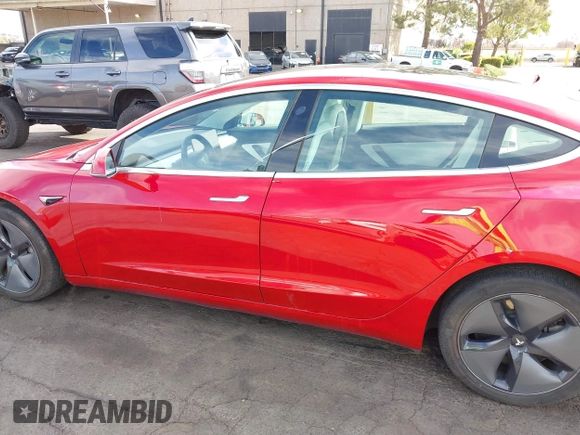 2020 Tesla Model 3 Long Range z VIN 5YJ3E1EB1LF668197, wystawiony jako IAAI lot #40551873 z przebiegiem 94 233 mil mil oraz . Historia ofert i sprzedaży dostępna na DreamBid. Obrazek 15.