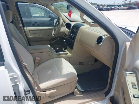 2006 Ford Explorer XLS with VIN 1FMEU62E26UA24271, listed as a IAAI auction lot 41886161 with 107,213 mi miles. Bid and sale history available at carsss.com. Image 5.