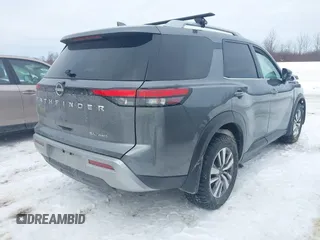 2022 Nissan Pathfinder SL z VIN 5N1DR3CC1NC264876, wystawiony jako IAAI lot #41638864 z przebiegiem 47 405 mil mil oraz . Historia ofert i sprzedaży dostępna na DreamBid. Obrazek 4.