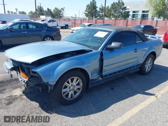 2006 Ford Mustang Standard with VIN 1ZVFT84N465224869, listed as a IAAI auction lot 41855326 with 190,623 mi miles and . Bid and sale history available at carsss.com. Image 2.