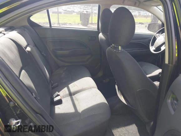 2019 Mitsubishi Mirage ES z VIN ML32F3FJ1KHF17276, wystawiony jako IAAI lot #42382799 z przebiegiem 87 753 mil mil oraz . Historia ofert i sprzedaży dostępna na DreamBid. Obrazek 8.