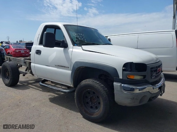 2006 GMC Sierra 2500HD Work Truck with VIN 1GTHC24U36E260455, listed as a IAAI auction lot 41753820 with 1 mi miles. Bid and sale history available at carsss.com. Image 1.