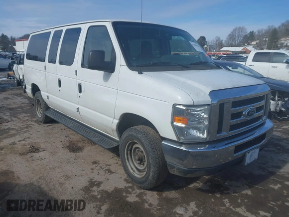 2014 Ford Econoline Passenger XL with VIN 1FBNE3BL2EDB06549, listed as a IAAI auction lot 41599964 with 197,921 mi miles. Bid and sale history available at carsss.com. Image 1.