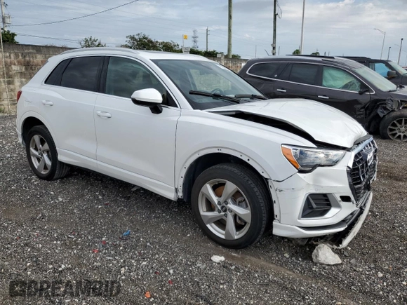 2022 Audi Q3 Premium with VIN WA1AUCF30N1122218, listed as a Copart auction lot 76286484 with 25,575 mi miles and Non Repairable. Bid and sale history available at carsss.com. Image 4.