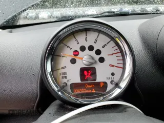 2013 MINI Countryman S z VIN WMWZC3C51DWP22813, wystawiony jako Copart lot #48595455 z przebiegiem 94 903 mil mil oraz Szkoda całkowita • Salvage title. Historia ofert i sprzedaży dostępna na DreamBid. Obrazek 9.