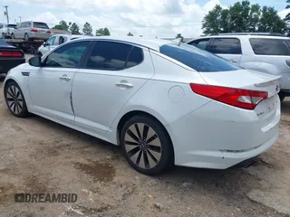 2012 Kia Optima SX z VIN 5XXGR4A68CG002791, wystawiony jako IAAI lot #42531924 z przebiegiem 180 153 mil mil oraz . Historia ofert i sprzedaży dostępna na DreamBid. Obrazek 3.