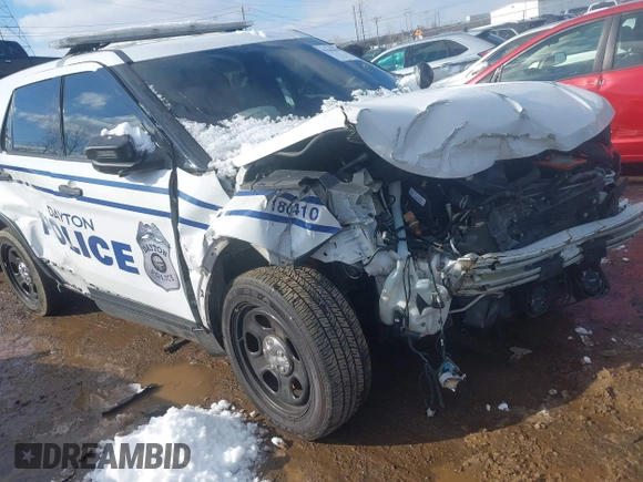 2018 Ford Police Interceptor Utility z VIN 1FM5K8AR8JGB93126, wystawiony jako IAAI lot #41642960 z przebiegiem 64 650 mil mil oraz . Historia ofert i sprzedaży dostępna na DreamBid. Obrazek 1.