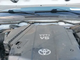 2015 Toyota Tacoma PreRunner z VIN 3TMJU4GN9FM180411, wystawiony jako IAAI lot #41657453 z przebiegiem 105 017 mil mil oraz . Historia ofert i sprzedaży dostępna na DreamBid. Obrazek 20.