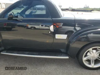 2003 Chevrolet SSR LS z VIN 1GCES14P73B101557, wystawiony jako Copart lot #73679984 z przebiegiem 107 554 mil mil oraz Szkody całkowita. Historia ofert i sprzedaży dostępna na DreamBid. Obrazek 12.