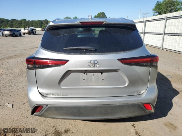 2021 Toyota Highlander XLE with VIN 5TDGZRAHXMS082996, listed as a Copart auction lot 52642695 with 53,483 mi miles and Salvage Title. Bid and sale history available at carsss.com. Image 6.