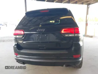 2018 Jeep Grand Cherokee Overland z VIN 1C4RJFCG3JC322406, wystawiony jako IAAI lot #41935874 z przebiegiem 82 932 mil mil oraz . Historia ofert i sprzedaży dostępna na DreamBid. Obrazek 16.