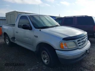 2000 Ford F-150 XL с VIN 1FTZF0727YKA60502, выставлен на аукционе IAAI как лот 42440634 с пробегом Не указан миль и . История ставок и продаж доступна на DreamBid. Изображение 1.