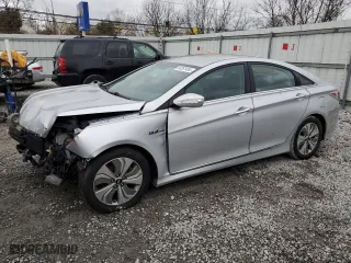 2013 Hyundai Sonata Hybrid with VIN KMHEC4A41DA097999, listed as a Copart auction lot 84261454 with 0 mi miles and Clean Title. Bid and sale history available at carsss.com. Image 1.