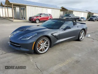 2014 Chevrolet Corvette Z51 3LT z VIN 1G1YM3D77E5125967, wystawiony jako Copart lot #74243324 z przebiegiem Nie podano mil oraz Szkoda całkowita • Salvage title. Historia ofert i sprzedaży dostępna na DreamBid. Obrazek 1.
