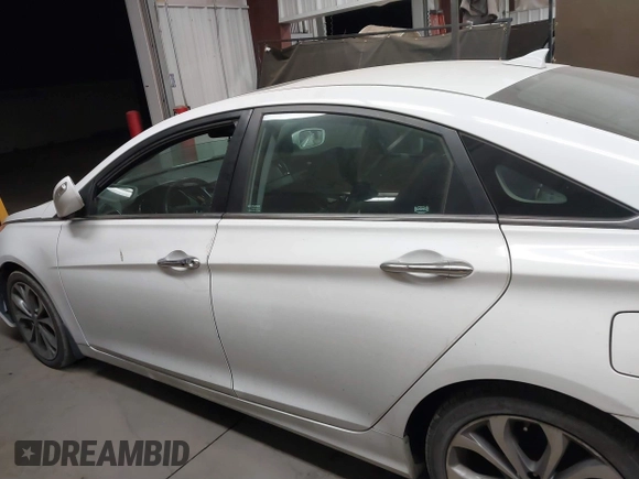 2013 Hyundai Sonata Limited with VIN 5NPEC4ABXDH616673, listed as a IAAI auction lot 41132659 with 170,958 mi miles and . Bid and sale history available at carsss.com. Image 14.