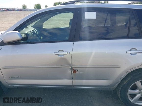 2008 Toyota RAV4 Limited с VIN JTMZD31V085088232, выставлен на аукционе IAAI как лот 42334920 с пробегом Не указан миль и . История ставок и продаж доступна на DreamBid. Изображение 13.