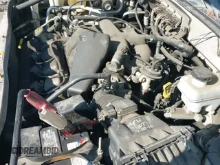 2006 Ford Escape XLT с VIN 1FMYU03106KB77880, выставлен на аукционе IAAI как лот 43215851 с пробегом 157 605 миль миль и . История ставок и продаж доступна на DreamBid. Изображение 12.