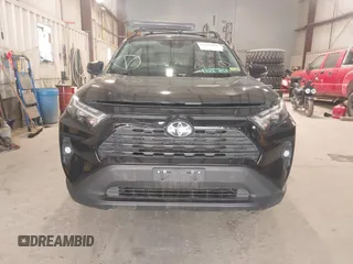 2022 Toyota RAV4 XLE Premium z VIN 2T3A1RFV1NW311285, wystawiony jako IAAI lot #42242488 z przebiegiem 51 678 mil mil oraz . Historia ofert i sprzedaży dostępna na DreamBid. Obrazek 12.