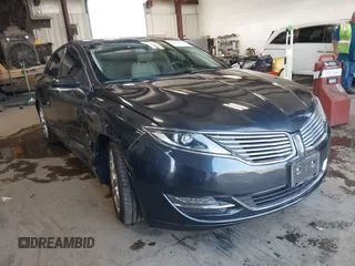 2014 Lincoln MKZ Hybrid z VIN 3LN6L2LU2ER805609, wystawiony jako IAAI lot #42147588 z przebiegiem 81 622 mil mil oraz . Historia ofert i sprzedaży dostępna na DreamBid. Obrazek 1.