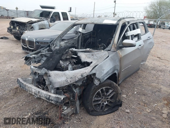 2017 Jeep Compass Latitude z VIN 3C4NJCBB3HT617443, wystawiony jako IAAI lot #41580855 z przebiegiem Nie podano mil oraz . Historia ofert i sprzedaży dostępna na DreamBid. Obrazek 2.