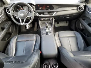 2019 Alfa Romeo Stelvio z VIN ZASPAKAN5K7C69274, wystawiony jako Copart lot #52321395 z przebiegiem 30 323 mil mil oraz Szkoda całkowita • Salvage title. Historia ofert i sprzedaży dostępna na DreamBid. Obrazek 8.