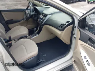 2016 Hyundai Accent SE z VIN KMHCT4AE4GU110456, wystawiony jako IAAI lot #42203494 z przebiegiem 97 409 mil mil oraz . Historia ofert i sprzedaży dostępna na DreamBid. Obrazek 5.
