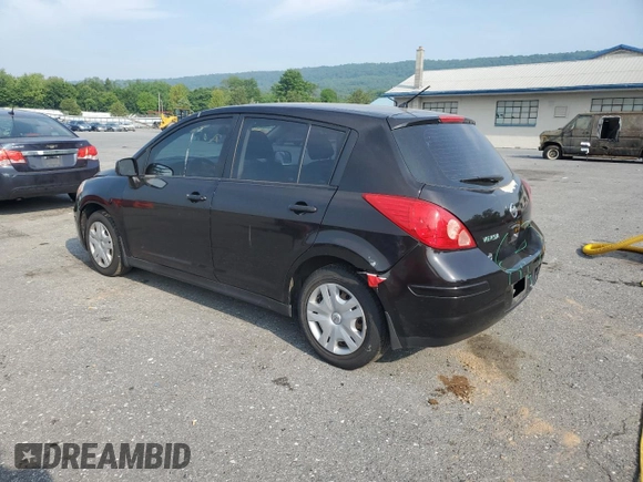 2011 Nissan Versa S z VIN 3N1BC1CP4BL509998, wystawiony jako Copart lot #58521975 z przebiegiem 118 689 mil mil oraz Szkoda całkowita • Salvage title. Historia ofert i sprzedaży dostępna na DreamBid. Obrazek 2.