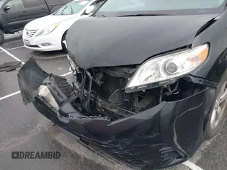 2018 Toyota Sienna LE Auto Access Seat с VIN 5TDKZ3DC4JS958786, выставлен на аукционе IAAI как лот 41777680 с пробегом 104 694 миль миль и . История ставок и продаж доступна на DreamBid. Изображение 6.
