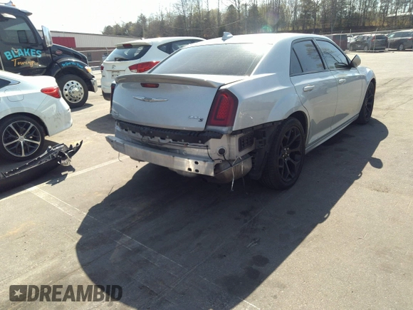 2020 Chrysler 300 S z VIN 2C3CCABGXLH103516, wystawiony jako IAAI lot #41918657 z przebiegiem 88 521 mil mil oraz . Historia ofert i sprzedaży dostępna na DreamBid. Obrazek 4.