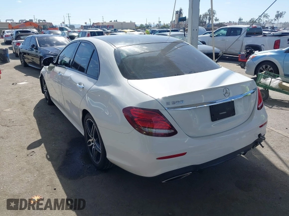 2019 Mercedes-Benz E-Class E 300 with VIN WDDZF4JB8KA566102, listed as a IAAI auction lot 41690183 with 89,085 mi miles. Bid and sale history available at carsss.com. Image 3.
