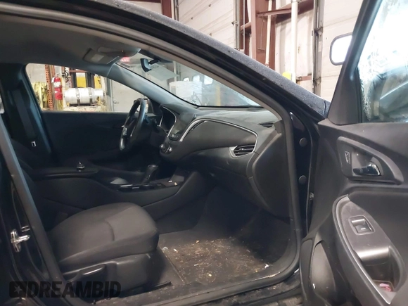 2019 Chevrolet Malibu LS z VIN 1G1ZB5ST7KF213820, wystawiony jako IAAI lot #41890438 z przebiegiem 119 377 mil mil oraz . Historia ofert i sprzedaży dostępna na DreamBid. Obrazek 5.