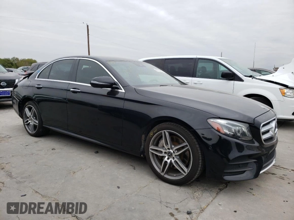 2019 Mercedes-Benz E-Class E 300 with VIN WDDZF4JB6KA606838, listed as a Copart auction lot 67752522 with 33,602 mi miles. Bid and sale history available at carsss.com. Image 4.