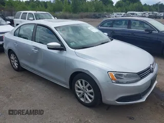 2013 Volkswagen Jetta SE с VIN 3VWDP7AJ6DM360709, выставлен на аукционе IAAI как лот 42656414 с пробегом 74 322 миль миль и . История ставок и продаж доступна на DreamBid. Изображение 1.