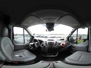 2017 Ford Transit z VIN 1FTYR2CM1HKB48712, wystawiony jako IAAI lot #39946351 z przebiegiem 82 749 mil mil oraz . Historia ofert i sprzedaży dostępna na DreamBid. Obrazek 18.