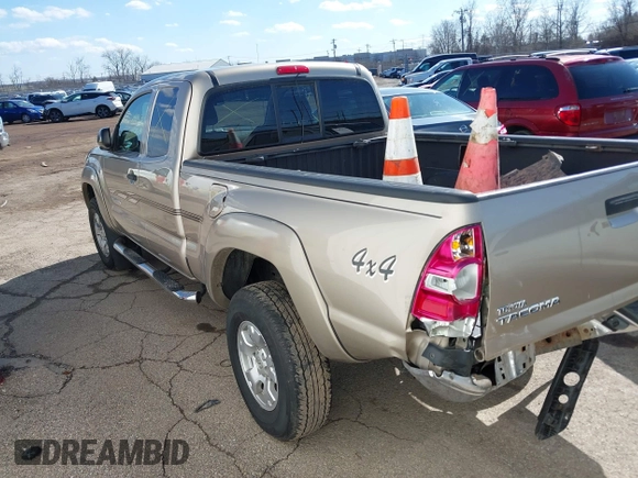 2006 Toyota Tacoma with VIN 5TEUU42NX6Z154875, listed as a IAAI auction lot 41523003 with 33,168 mi miles. Bid and sale history available at carsss.com. Image 3.
